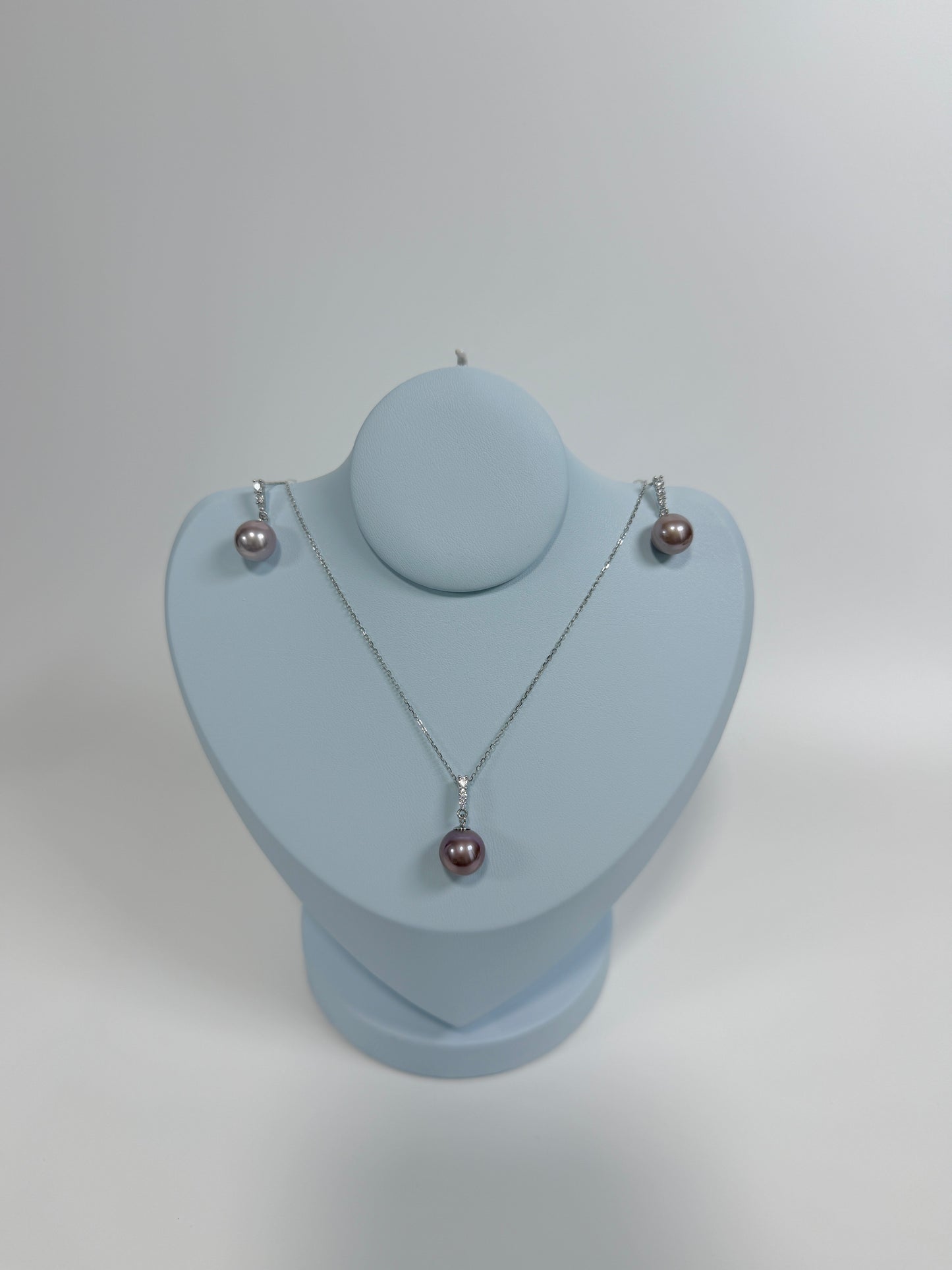 Freshwater Edison Pearl Necklace & Earrings Set